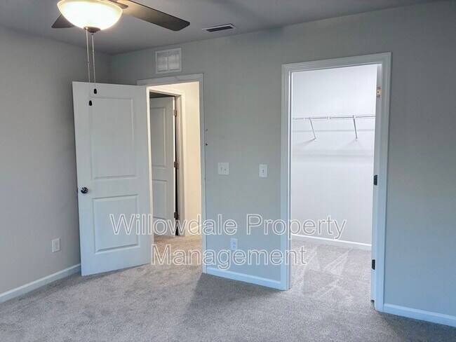 Building Photo - 179 Pinkie Ln