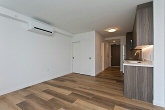 Building Photo - 1500 Rycroft St