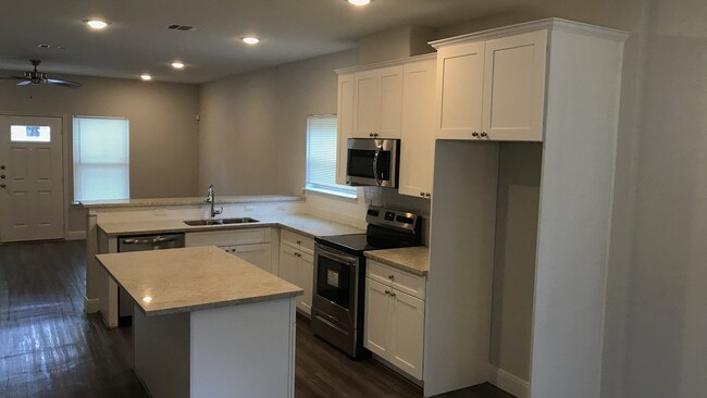 Building Photo - 8218 Parker Rd