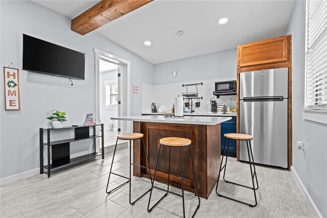 Building Photo - 1904 E 97th Ave