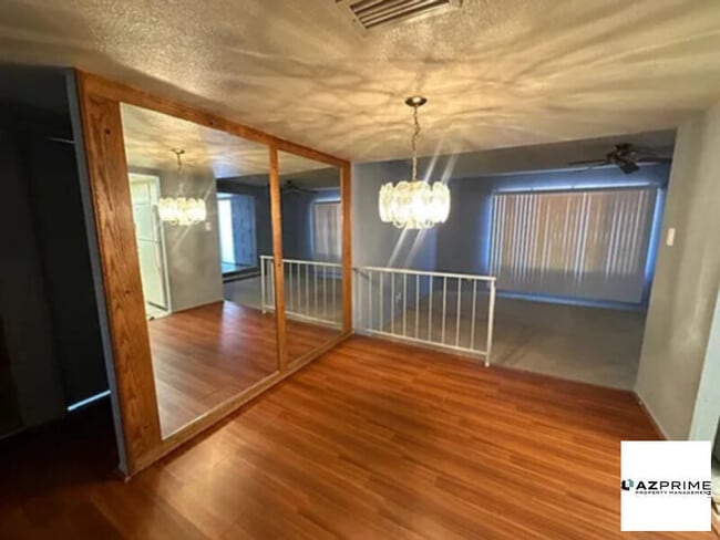 Building Photo - Very big home for you