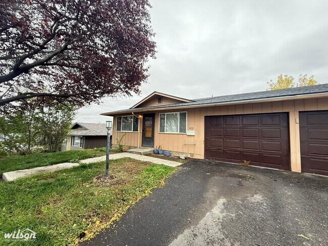 Building Photo - 1112-1114 W Fremont Ave