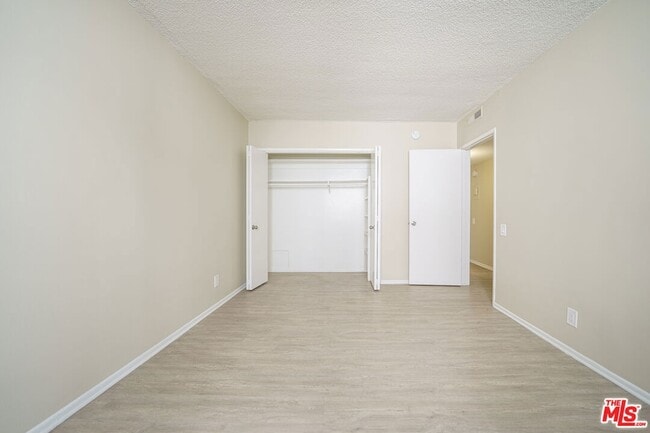 Building Photo - 456 S Harvard Blvd