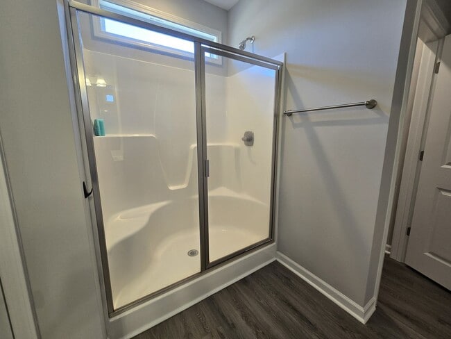Building Photo - **October Rent Free**4 Bedroom, 2 Bath Hom...