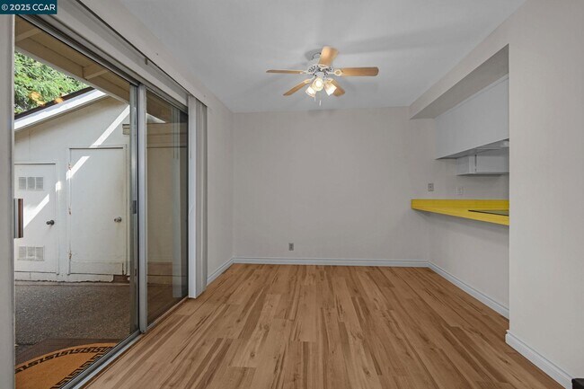 Building Photo - 412 Carrillo Ct