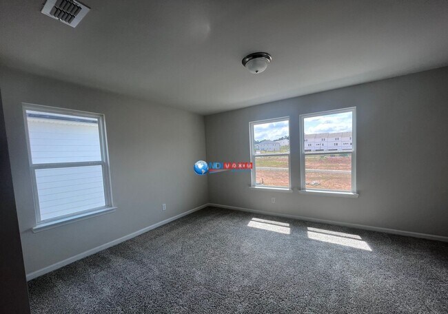 Building Photo - 4-bedroom house in gated community in Lawrenceville