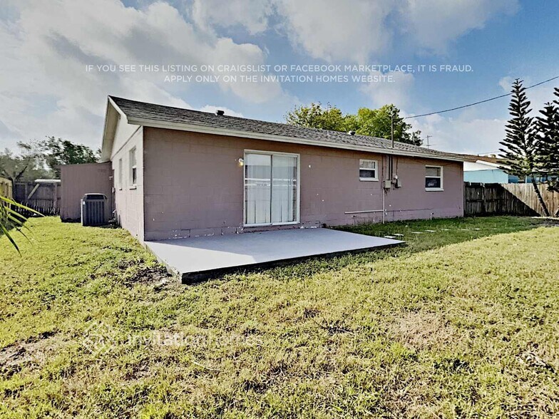 Building Photo - 6044 Francis Dr