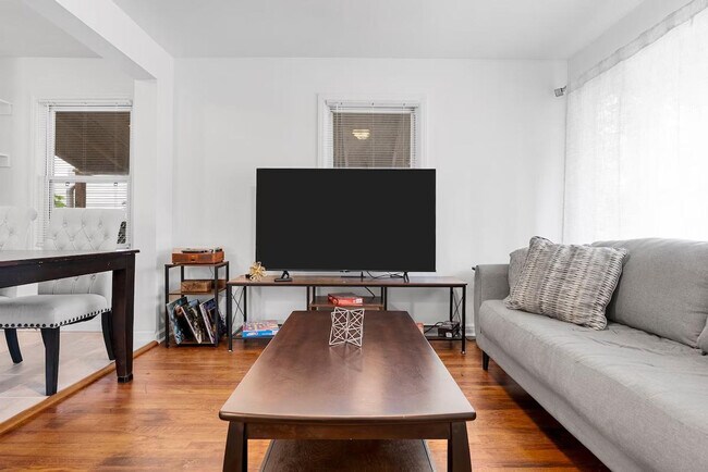 Building Photo - 6444 Wade Ave