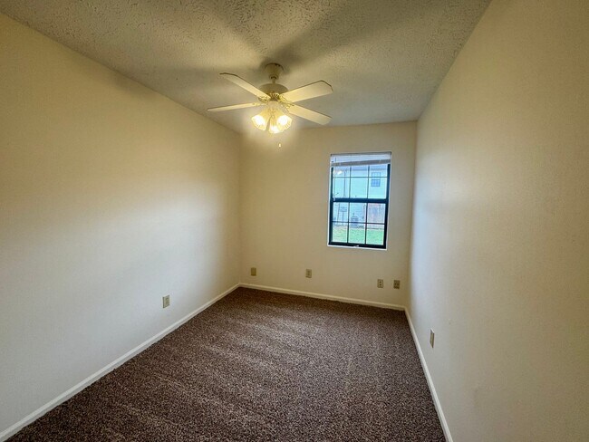 Building Photo - Newly Updated