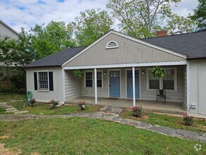 Building Photo - Marietta Craftsman Duplex/Walk to Square