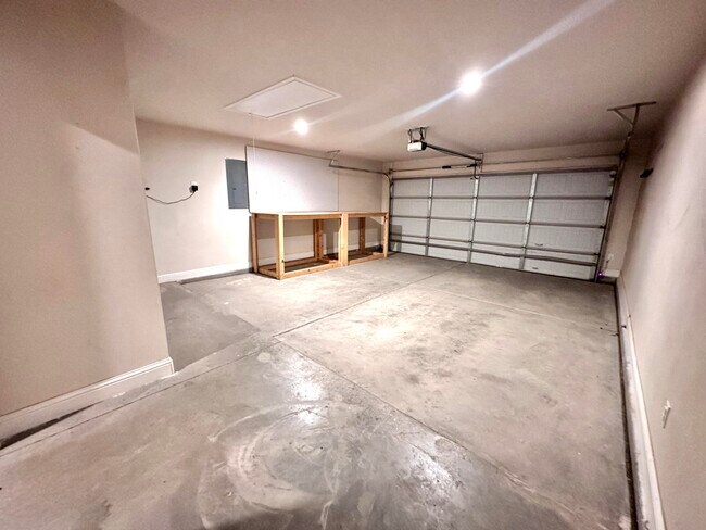 Building Photo - 7526 102nd St