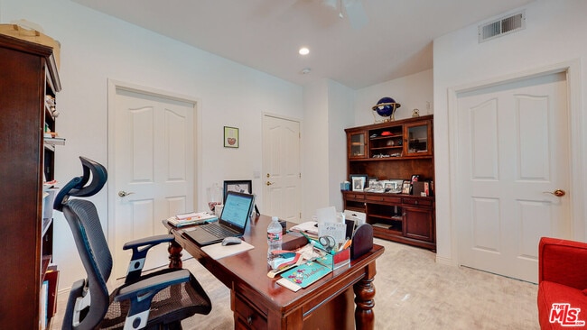 Building Photo - 4950 Densmore Ave