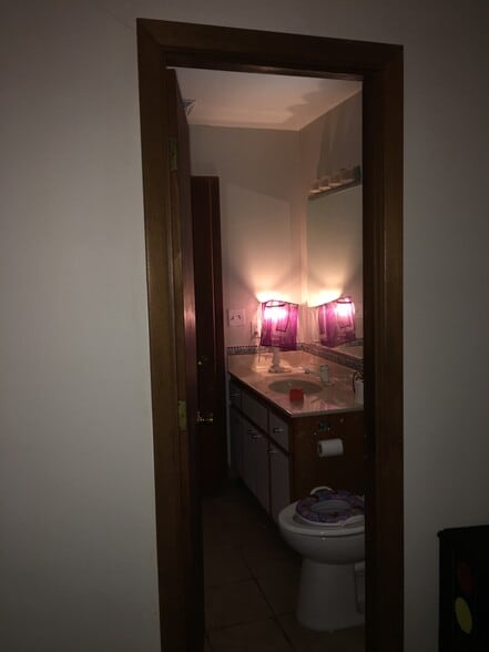 Building Photo - 2409 Manchester Rd