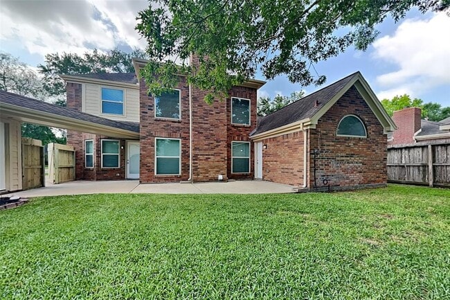 Building Photo - 719 Fernglade Dr