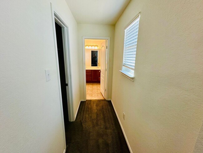 Building Photo - Your Dream Awaits! A Charming 4 bedroom 2....