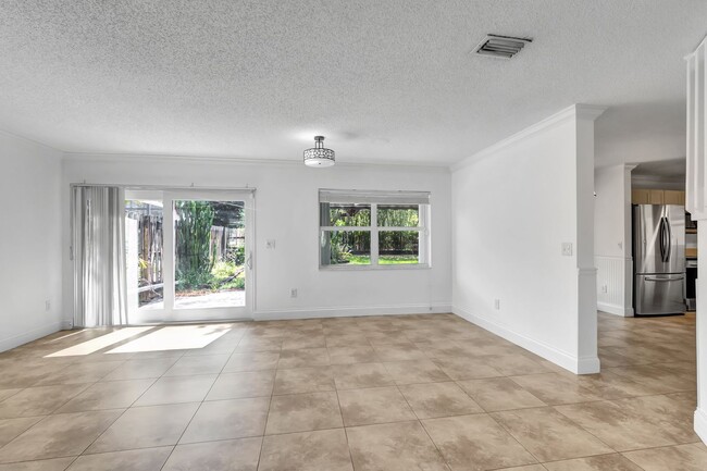 Building Photo - Boca Raton Modern Comfort Meets Florida Ch...
