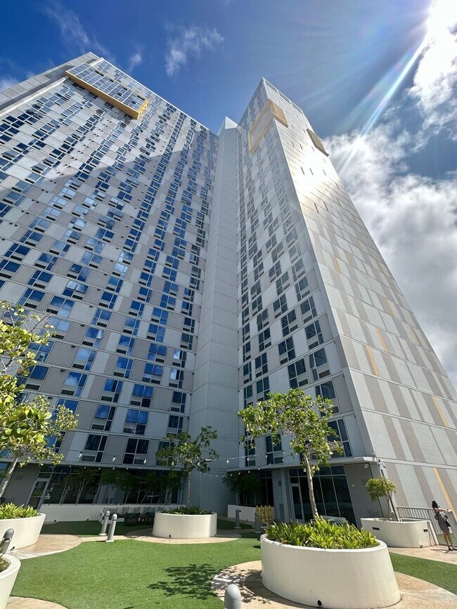 Primary Photo - Ke Kilohana - 1 Bedroom, 1 Bathroom, 1 Par...
