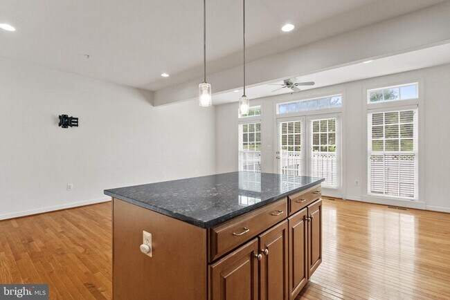 Building Photo - 1515 Regent Manor Ct