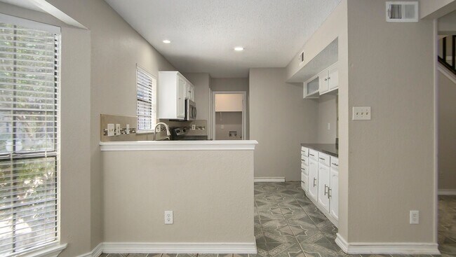 Building Photo - 2541 Galemeadow Dr