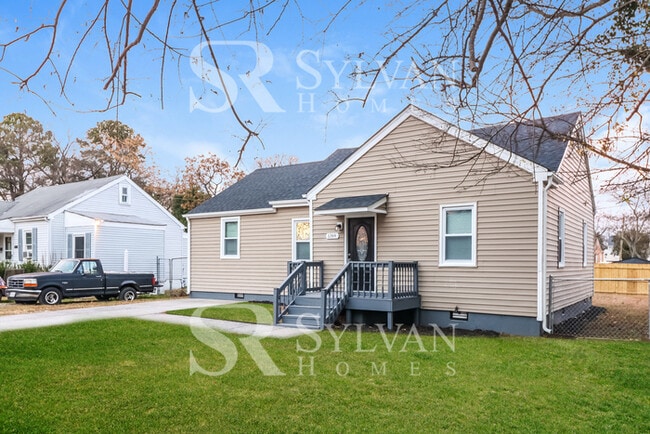 Building Photo - Where Charm Meets Comfort