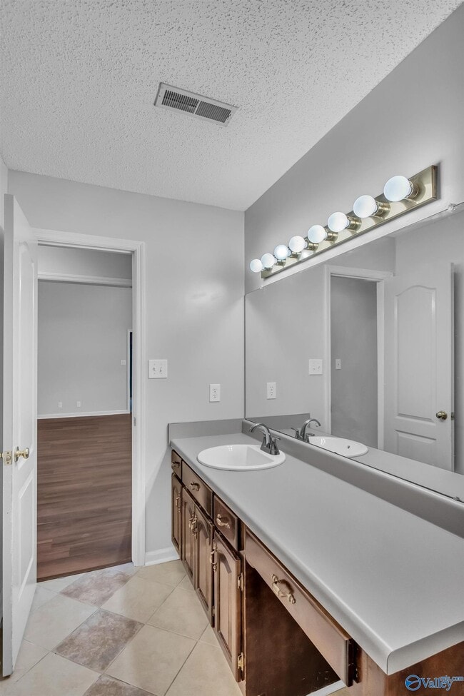 Building Photo - 212 Warfe Ct