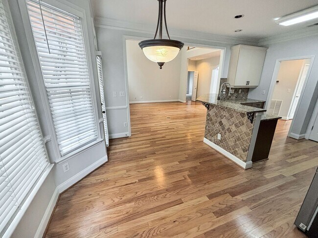 Building Photo - Gorgeous Home in Mableton