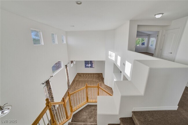 Building Photo - 7425 Glorious Sun Dr