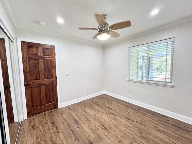Building Photo - Large Evergreen Home with Solar & Community Pool