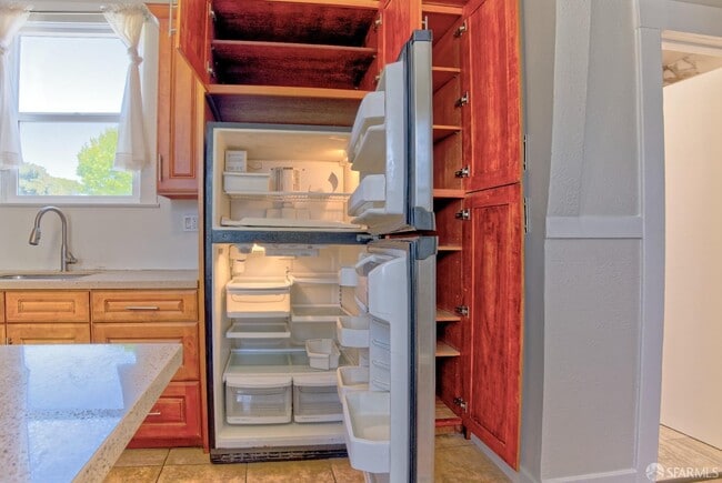 Building Photo - 1218 York St