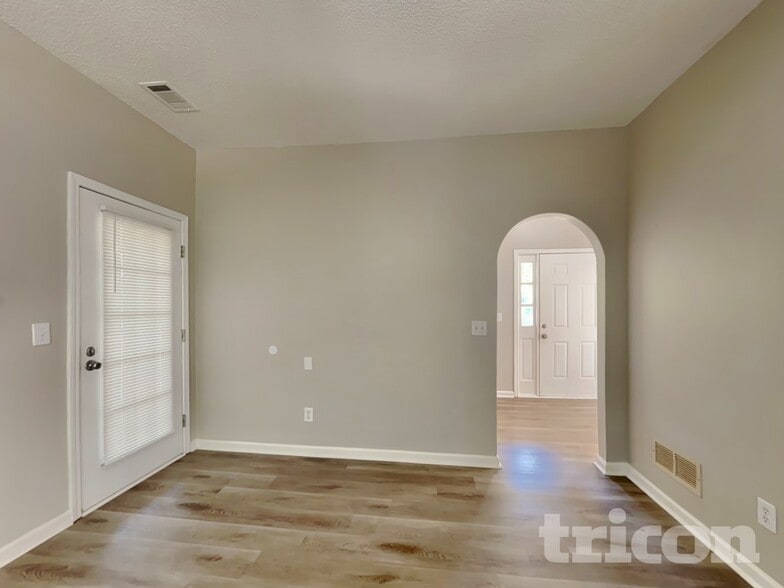 Building Photo - 313 Westchester Way