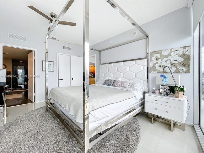 Building Photo - 475 Brickell Ave