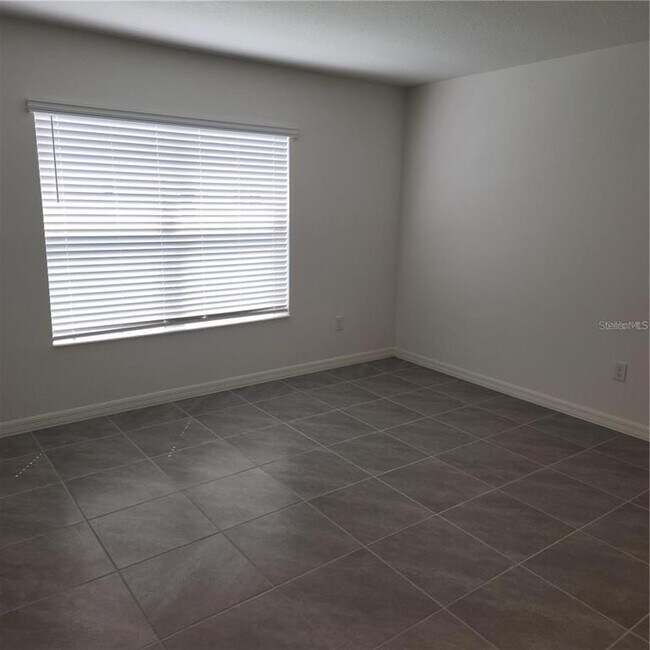 Building Photo - 37410 MacKenzie Dr