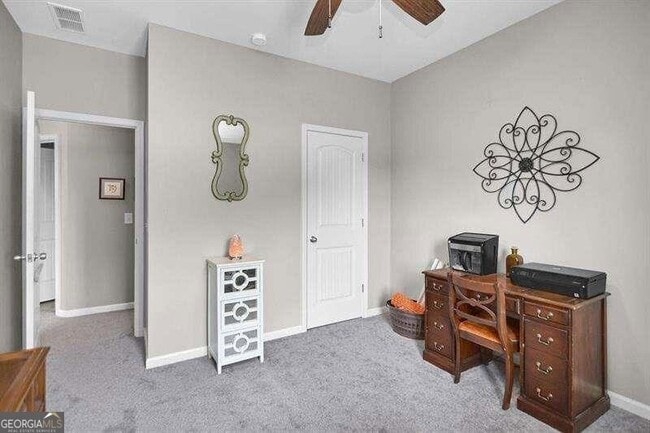 Building Photo - 307 Lakeside Ln