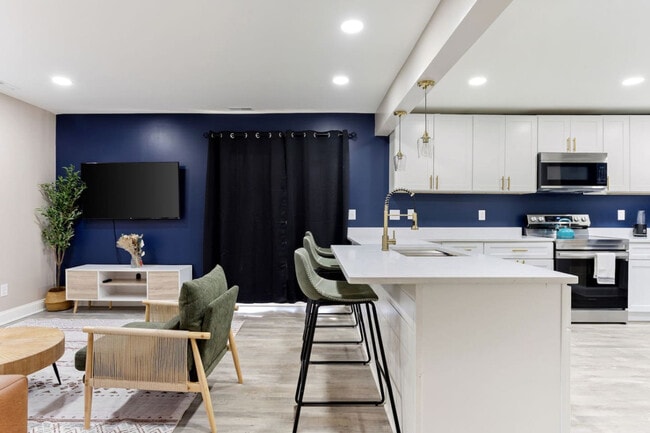 Building Photo - 1523 S East St