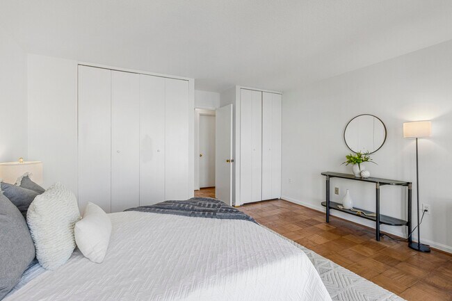 Building Photo - 1280 21st St NW