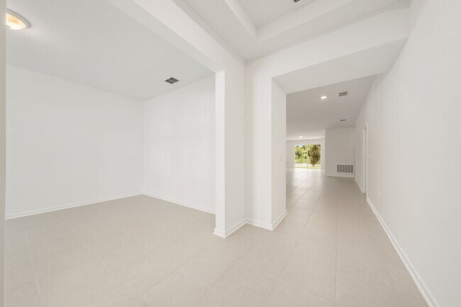 Building Photo - 3 Bedrrom 2 bathroom + Office-Brand-New Luxury Living in Rivington – DeBary, FL