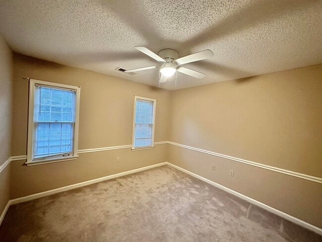 Building Photo - 2020 Allenby Rd
