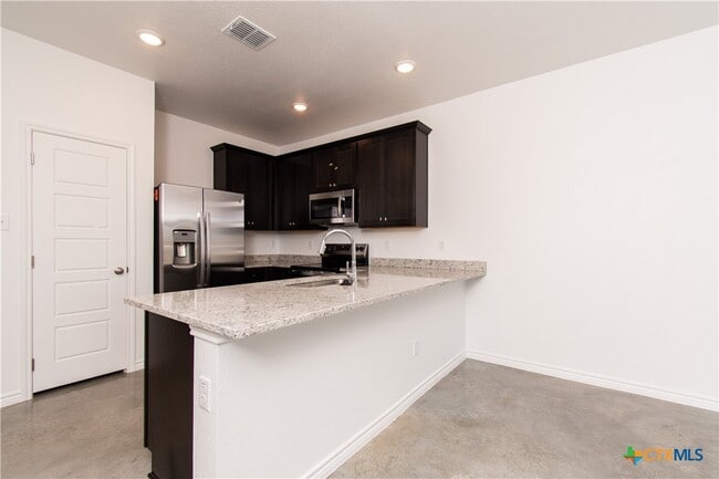 Building Photo - 3905 Hackberry Dr