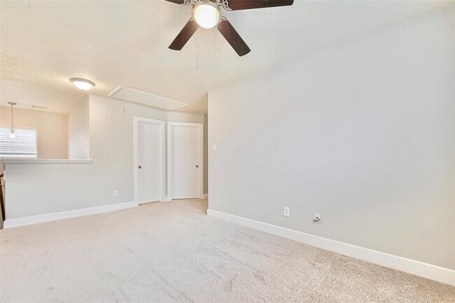 Building Photo - 5711 Silver Oak