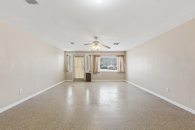 Building Photo - 313 Grand Ave