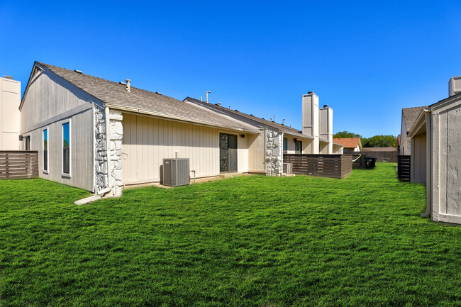 Building Photo - Woodstone Apartments