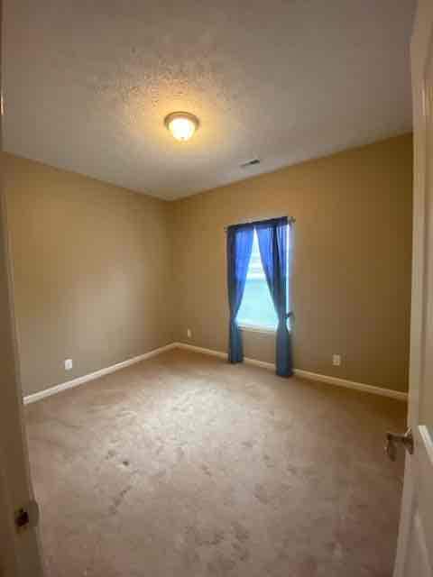 Building Photo - 2433 Fleming Dr