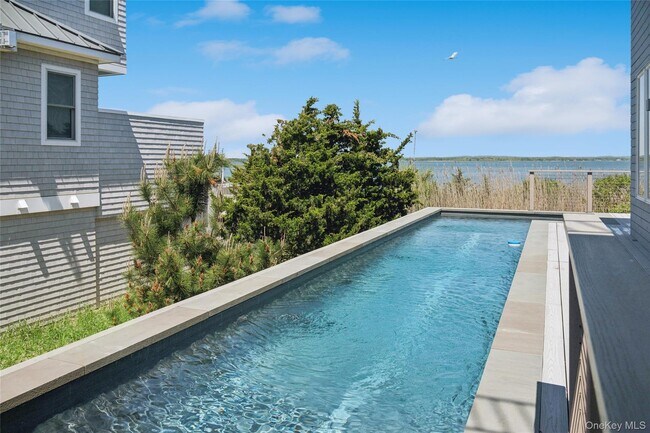 Building Photo - 846 Dune Rd