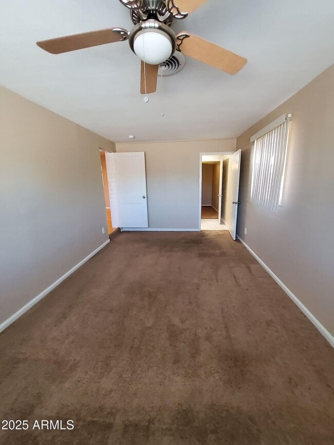 Building Photo - 2225 E Glenrosa Ave