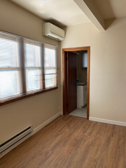 Building Photo - 1501 Sturgus Ave S