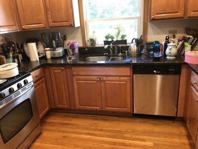 Building Photo - 165 Longwood Ave