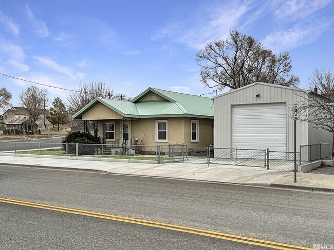 Primary Photo - 505 W 4th St