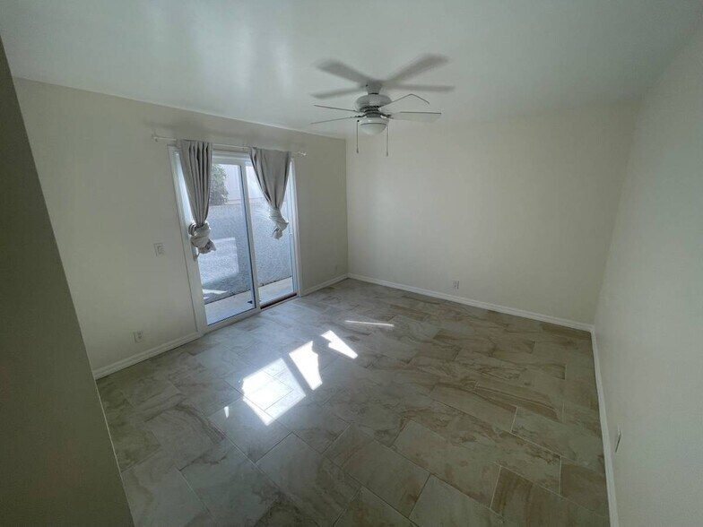 Building Photo - 221 W Escalones