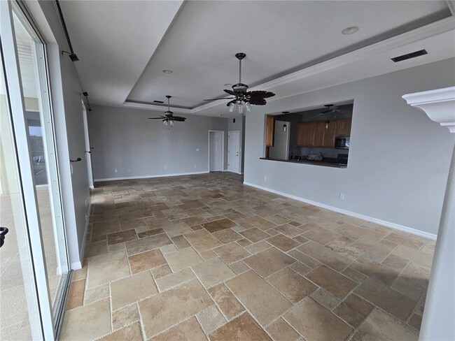 Building Photo - 7423 Southwind Dr