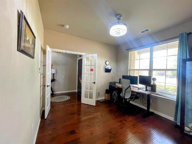 Building Photo - 2717 Calmwood Dr